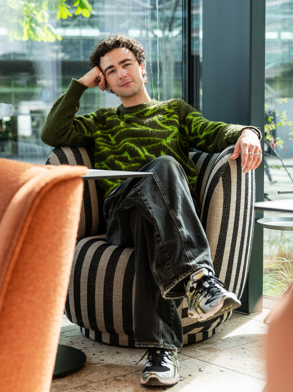 Benjamin Gedeon sitzt im Café Engländer am Praterstern