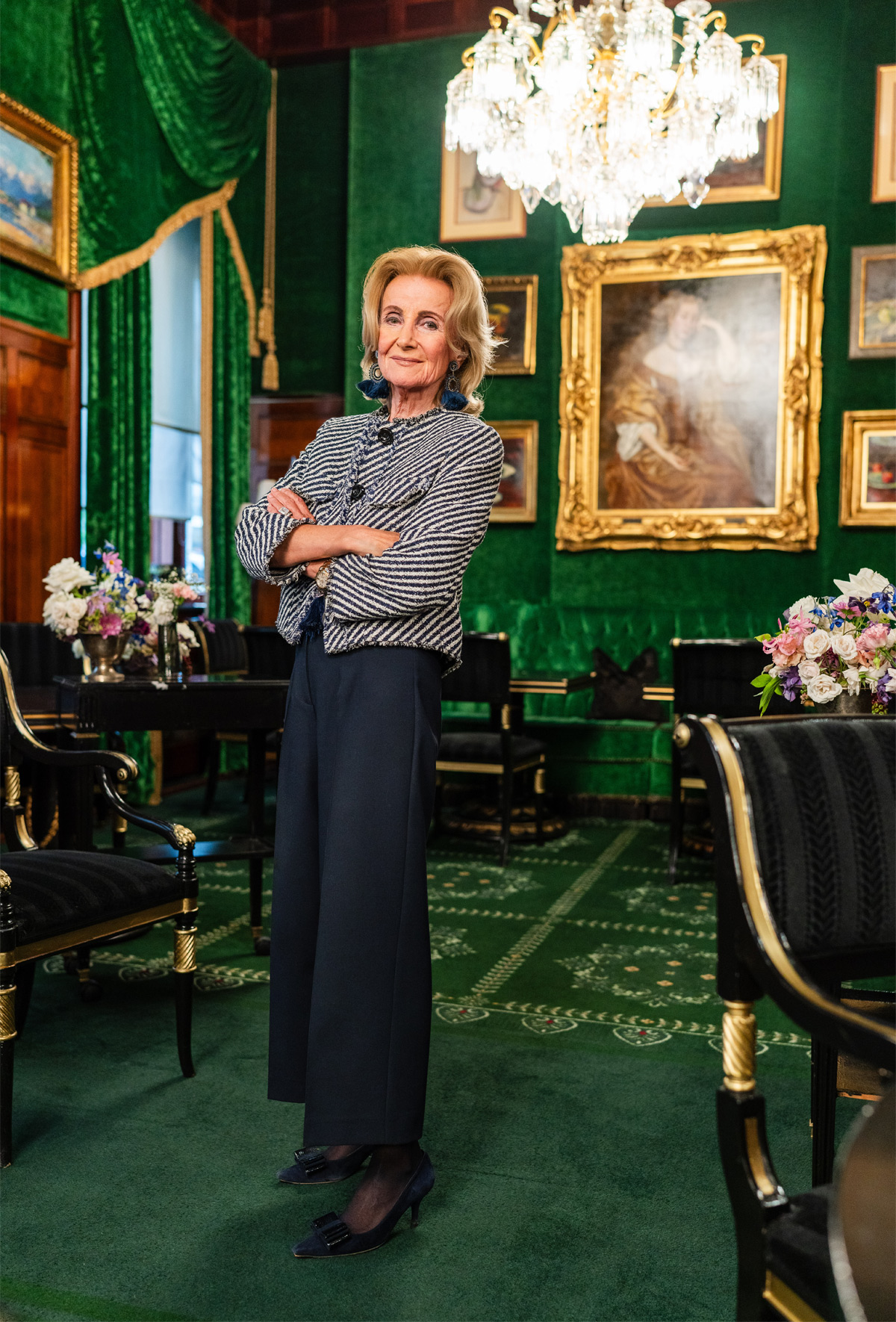 Elisabeth Gürtler im grünen Salon im Hotel Sacher