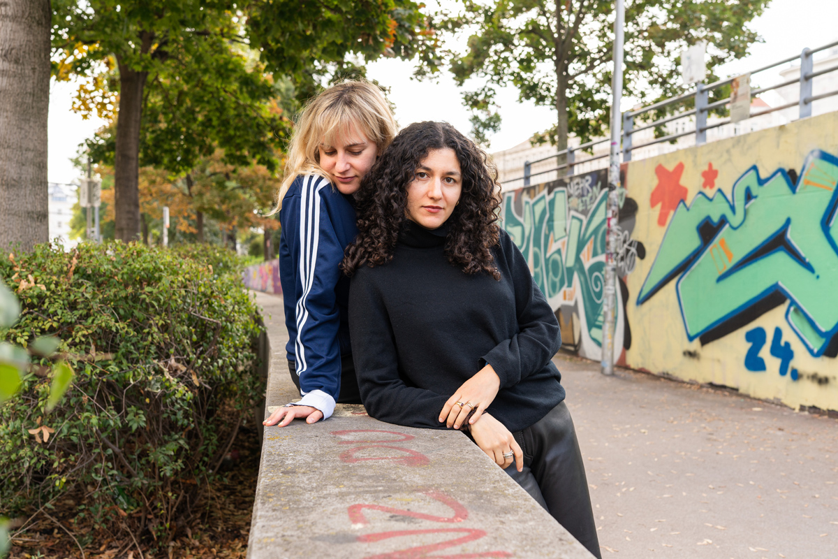 Steiner & Madlaina im urbanen Raum in Wien